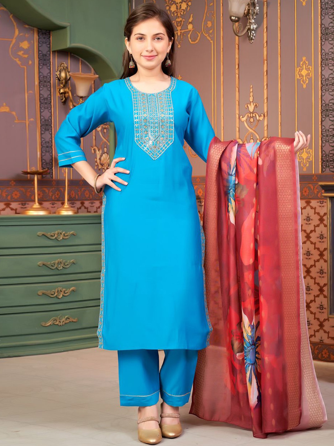 

Aarika Girls Regular Pure Silk Kurta with Trousers, Turquoise blue