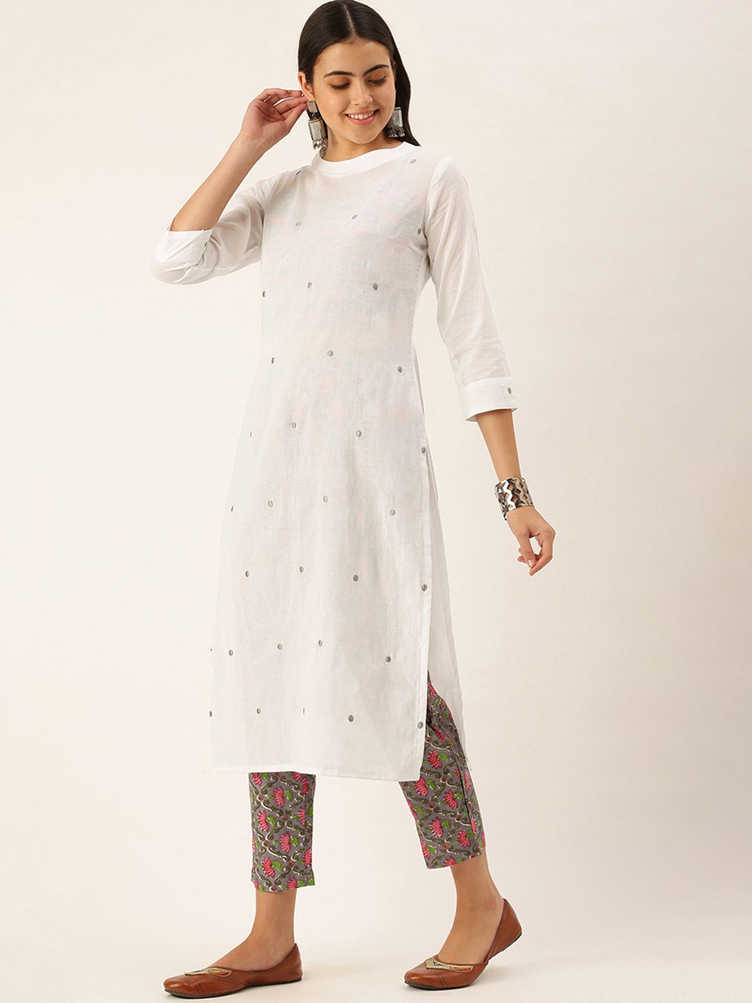 

DIVASTRI Women Embroidered Regular Pure Cotton Kurta with Trousers, White
