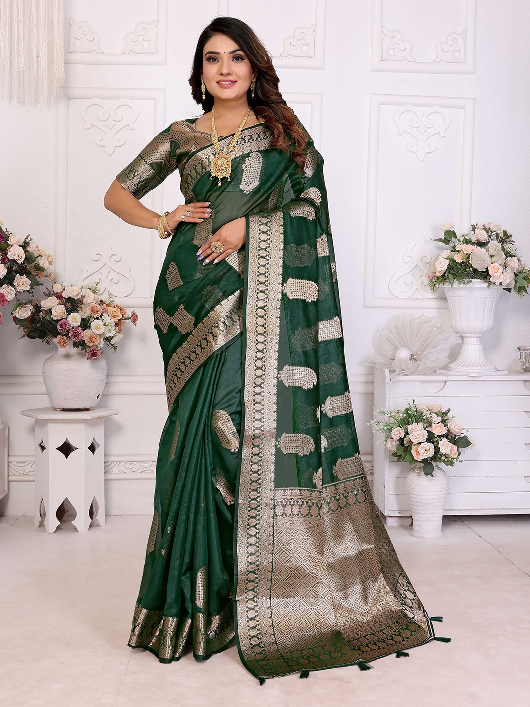 

HEER FASHION Woven Design Zari Organza Banarasi Saree, Green