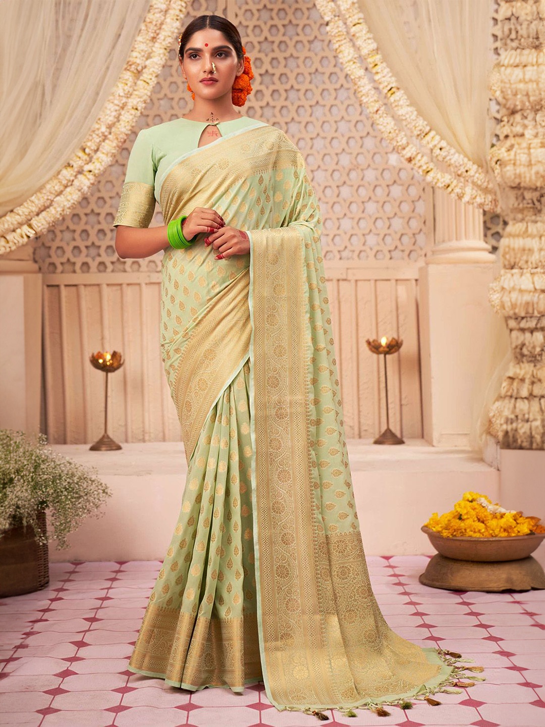 

DEVATITHI Ethnic Motifs Zari Silk Blend Banarasi Saree, Green