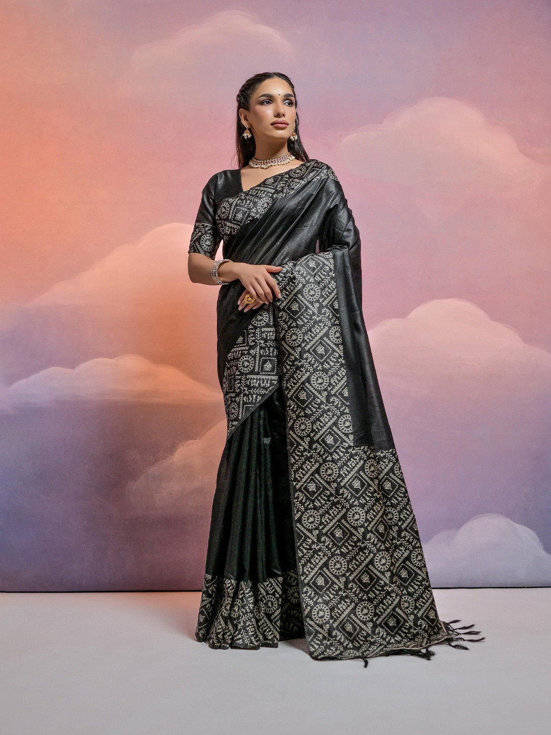 

Divyadham Textiles Pure Silk Banarasi Saree, Black