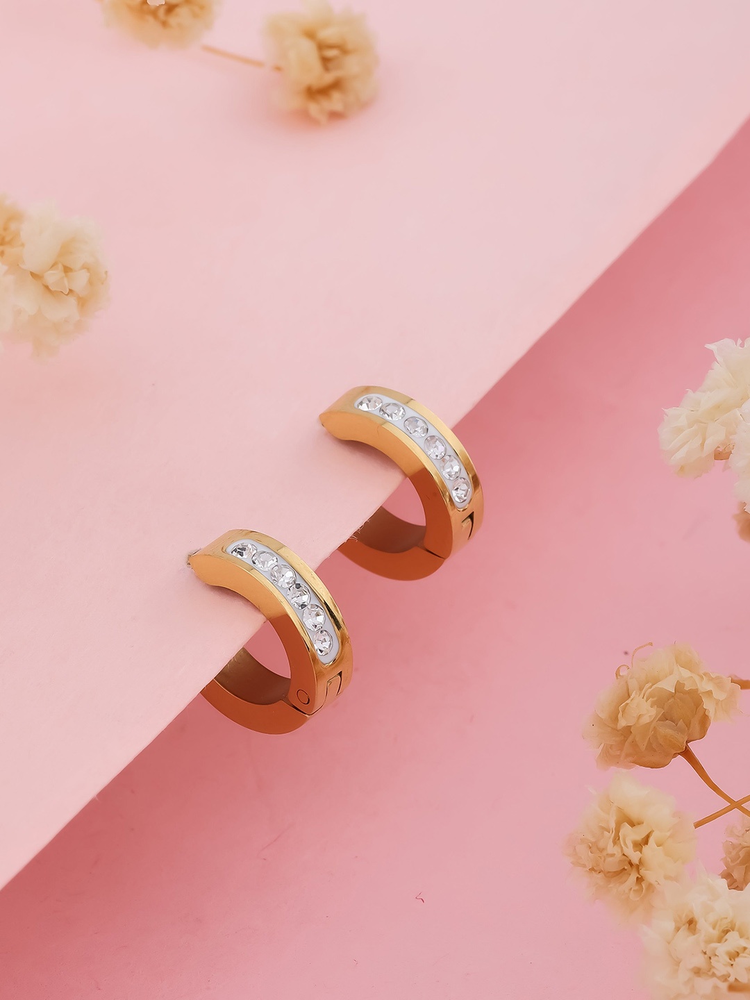 

DressBerry Contemporary Half Hoop Earrings, Na