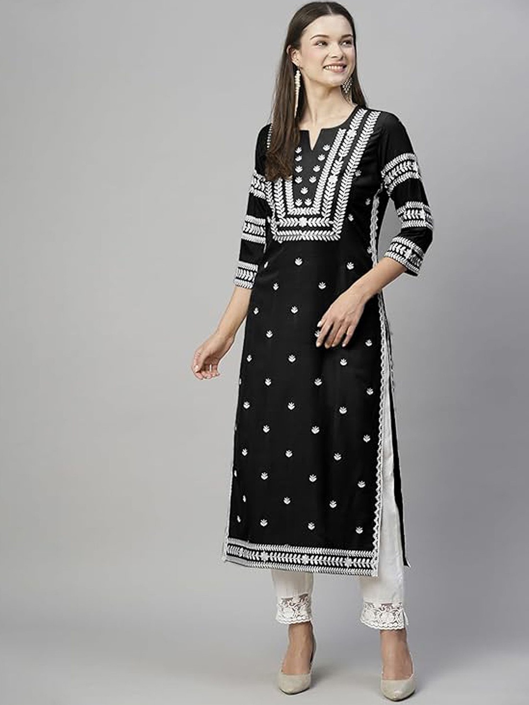 

MF Hayat Women Embroidered Floral Kurta, Black