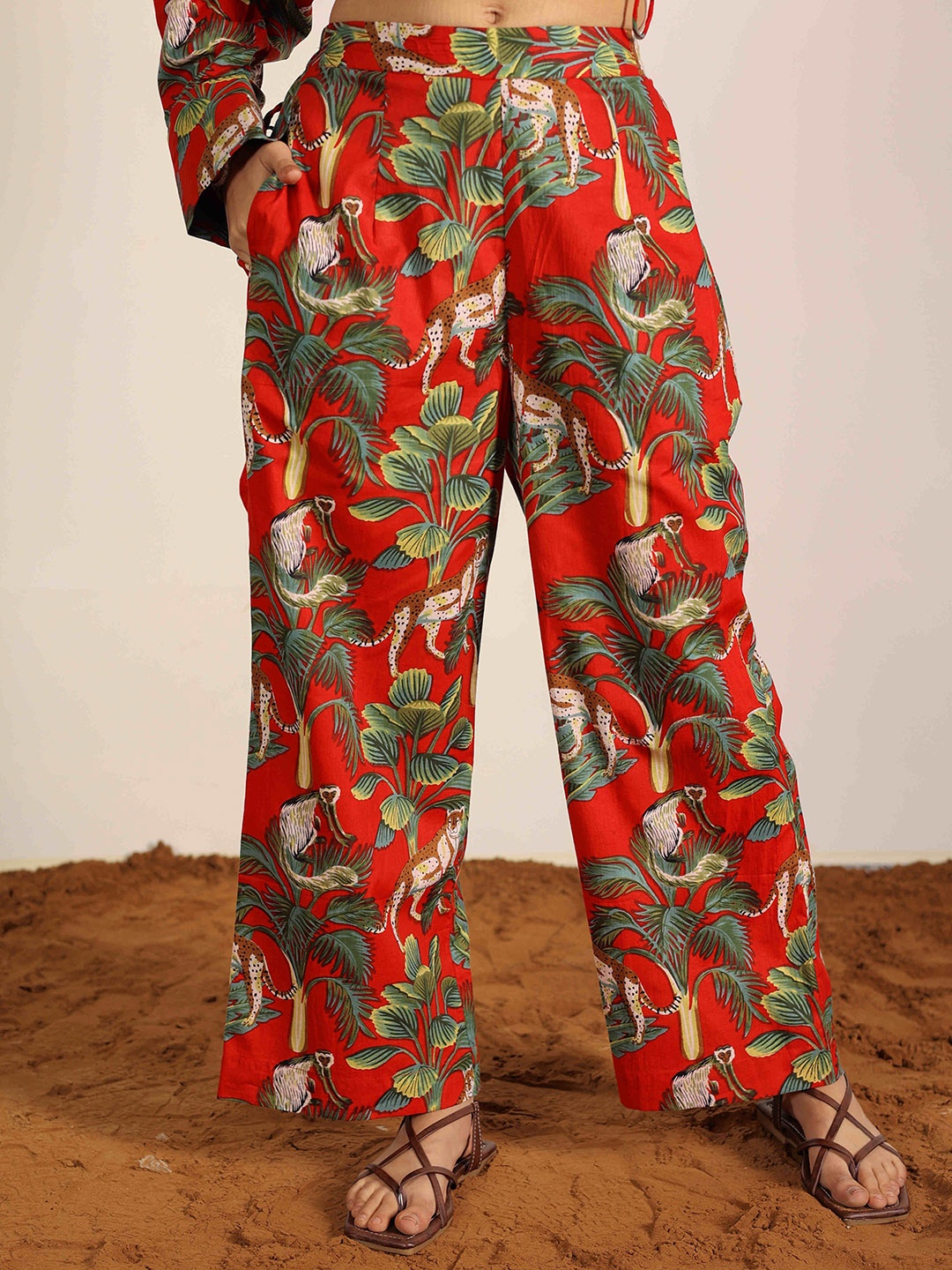 

KAORI BY SHREYA AGARWAL Women Floral Printed High-Rise Trousers, Red