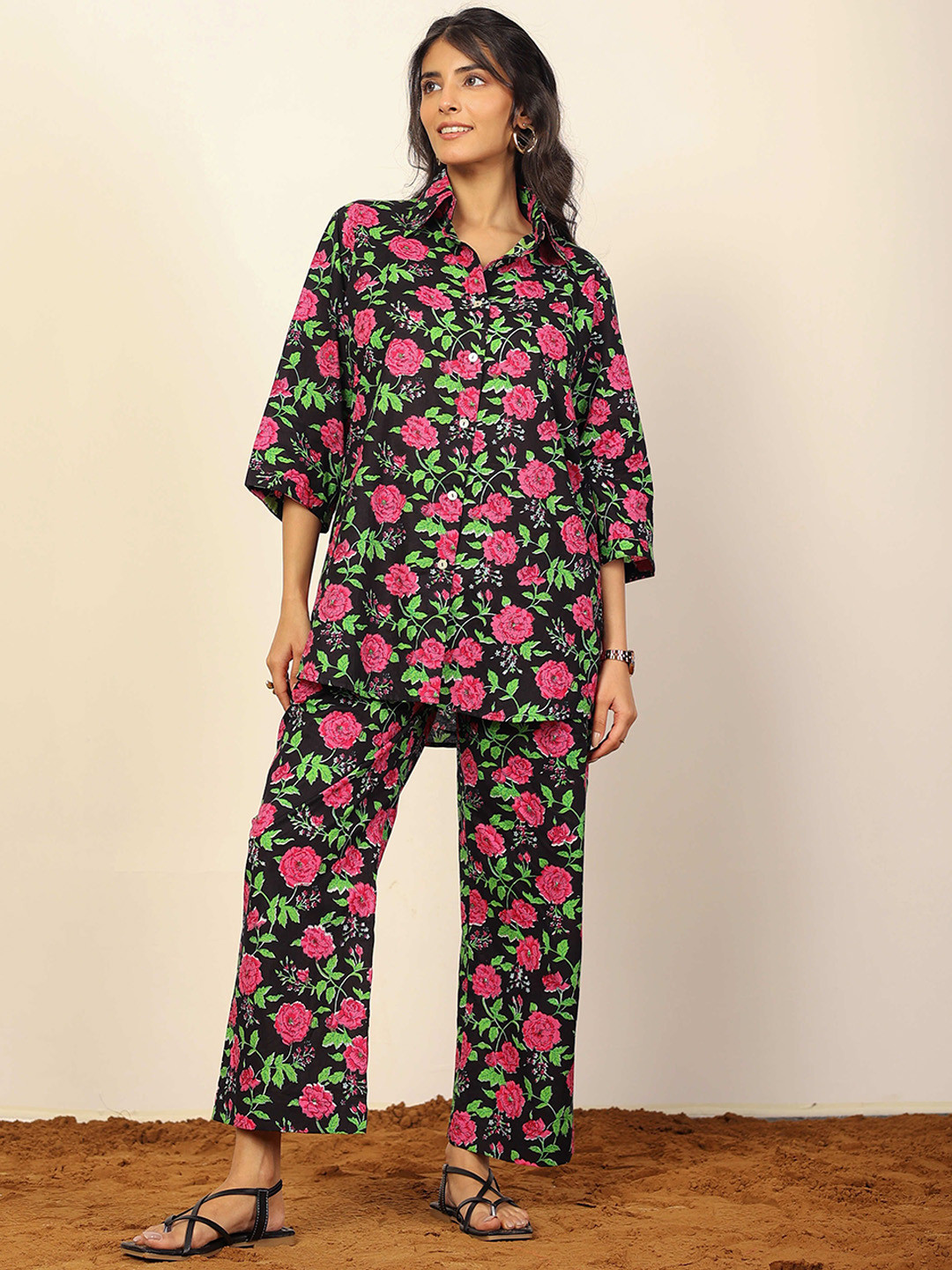 

KAORI BY SHREYA AGARWAL Floral Printed Pure Cotton Shirt Neck Shirt & Trousers Co-Ords, Black