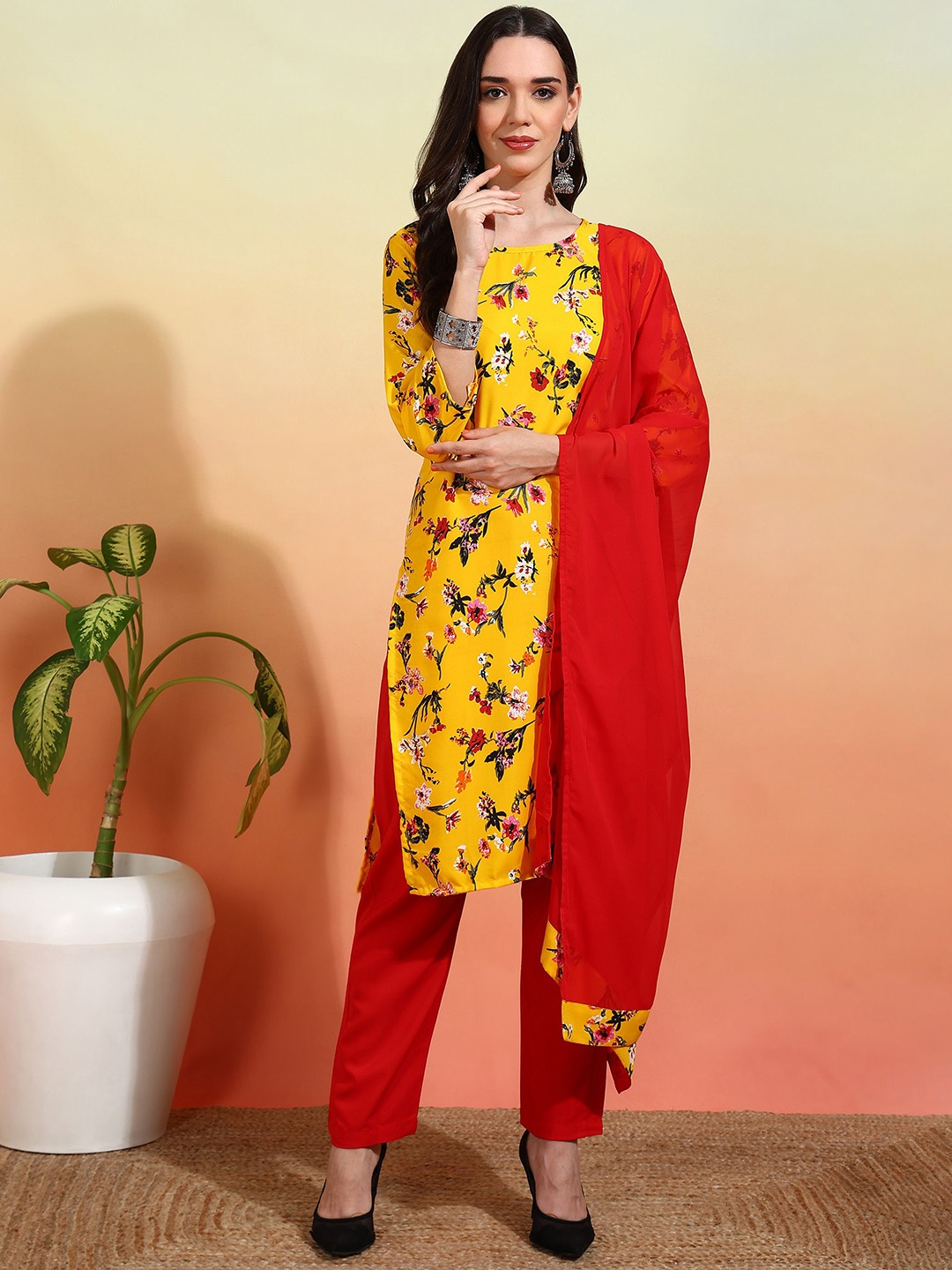 

HERE&NOW Women Floral Printed Regular Kurta with Trousers & With Dupatta, Yellow