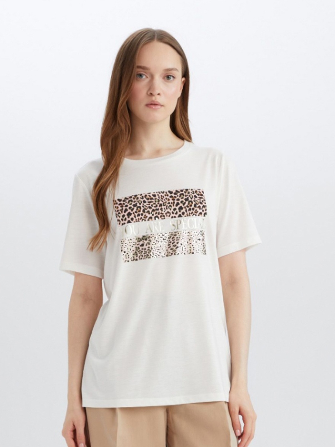 

DeFacto Women Floral Printed Pockets T-shirt, Na