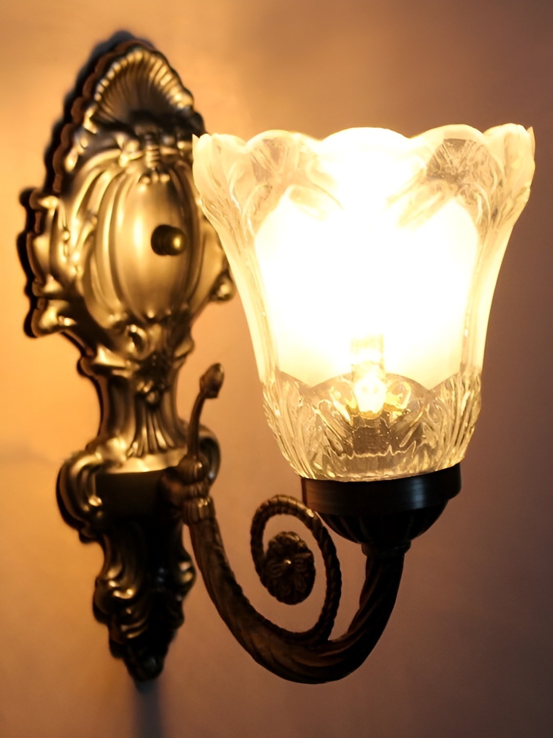 

GAUVIK Bronze-Toned & White Metal Quirky Wall Lamp