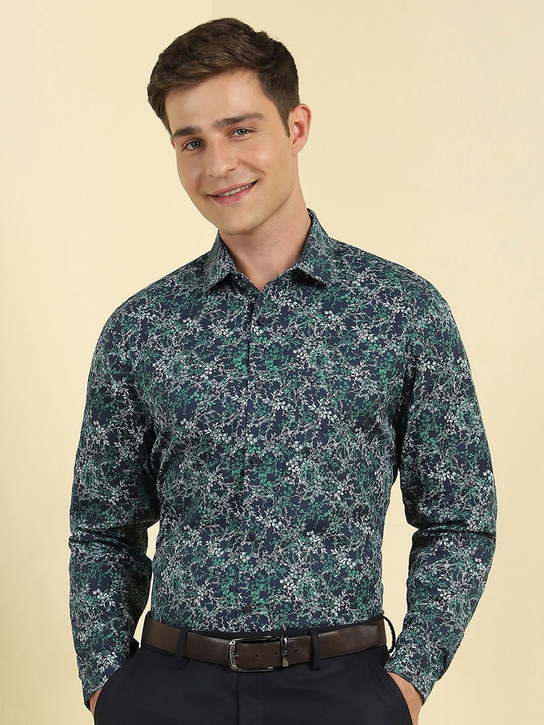 

Allen Solly Men Slim Fit Floral Opaque Printed Formal Shirt, Navy blue
