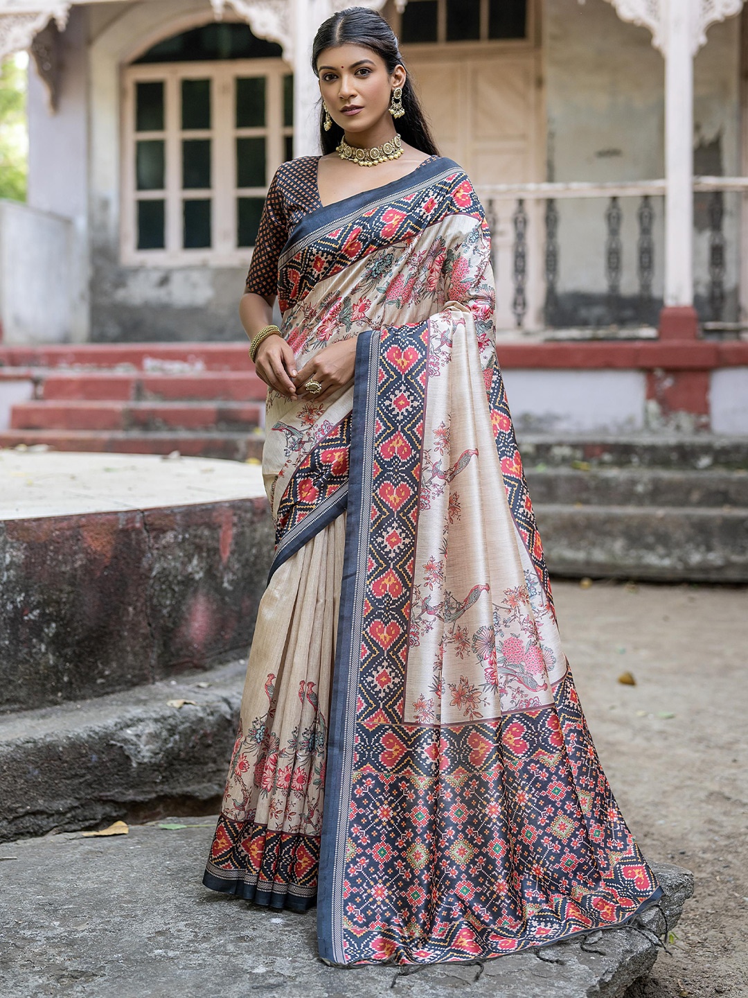 

Divyadham Textiles Woven Design Zari Pure Silk Handloom Banarasi Saree, Black