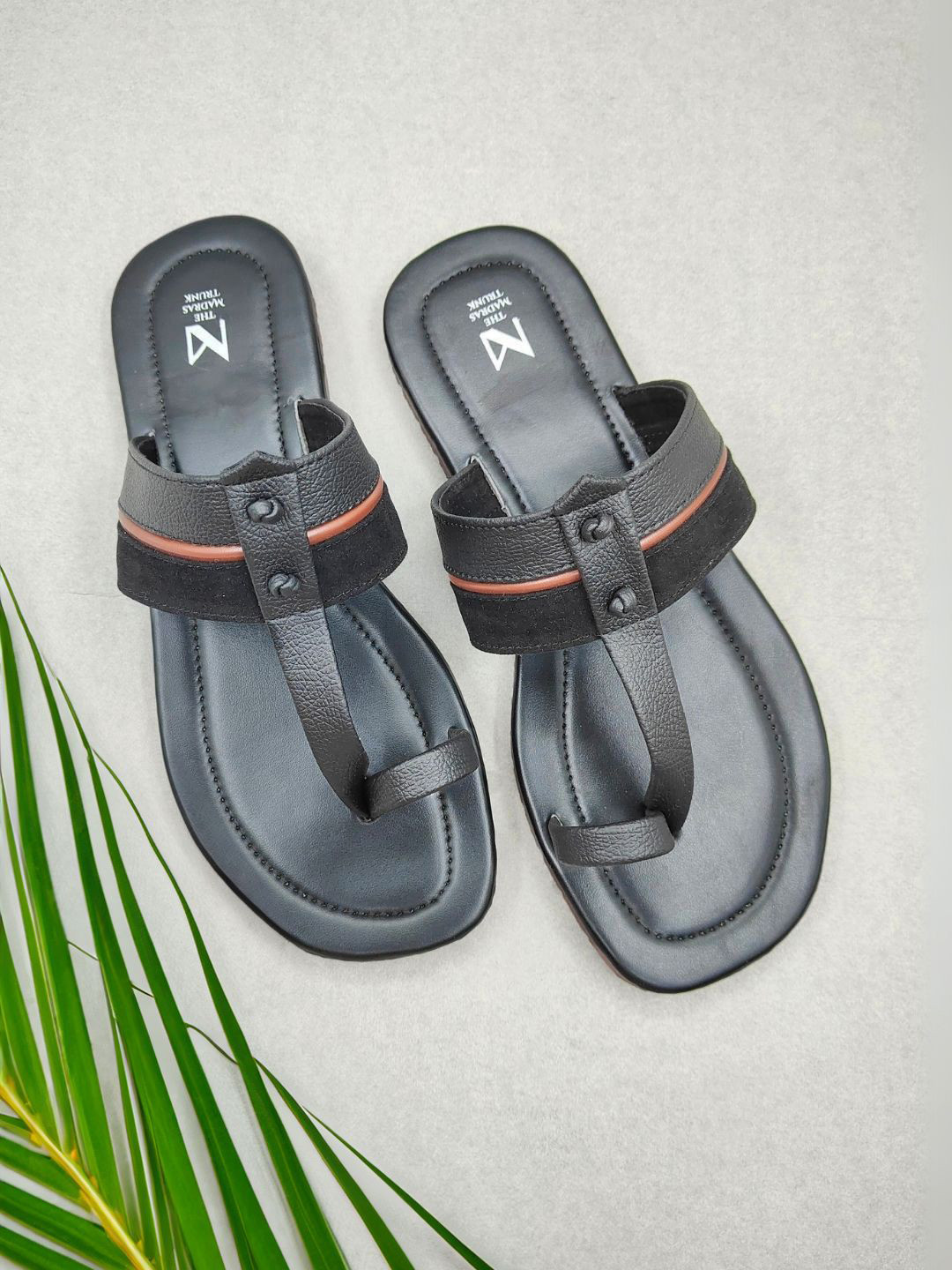 

THE MADRAS TRUNK Men Sandals, Black