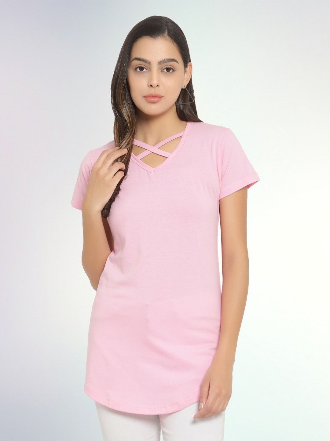 

Boldwink Women V-Neck Applique Slim Fit T-shirt, Pink