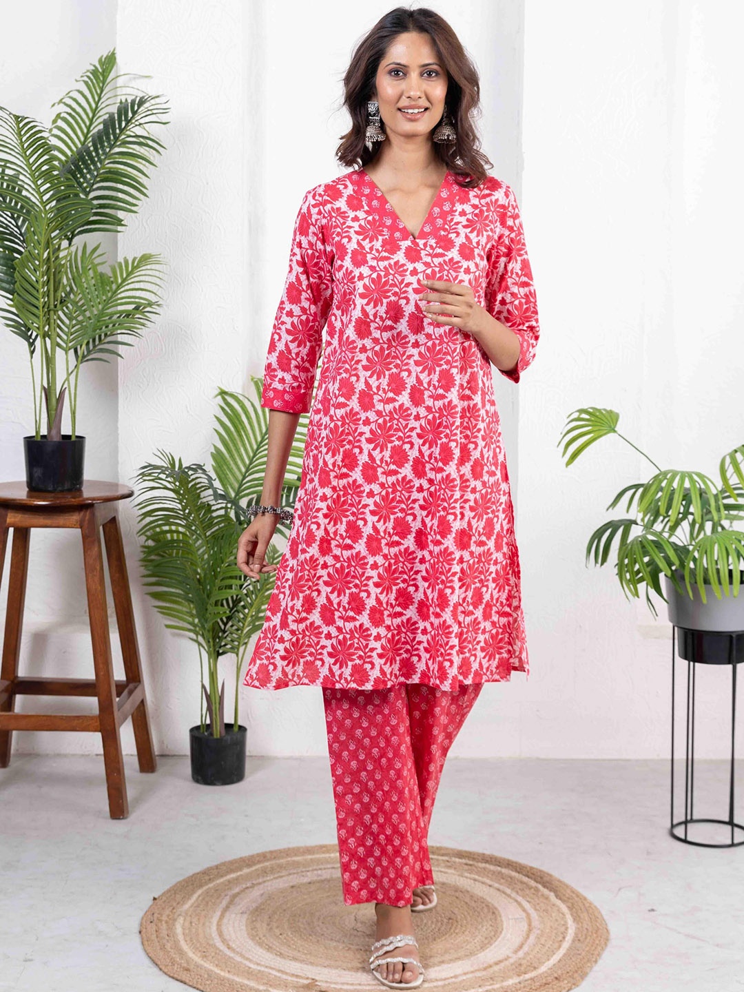 

INAAYA JAIPUR Women Red Co-Ords