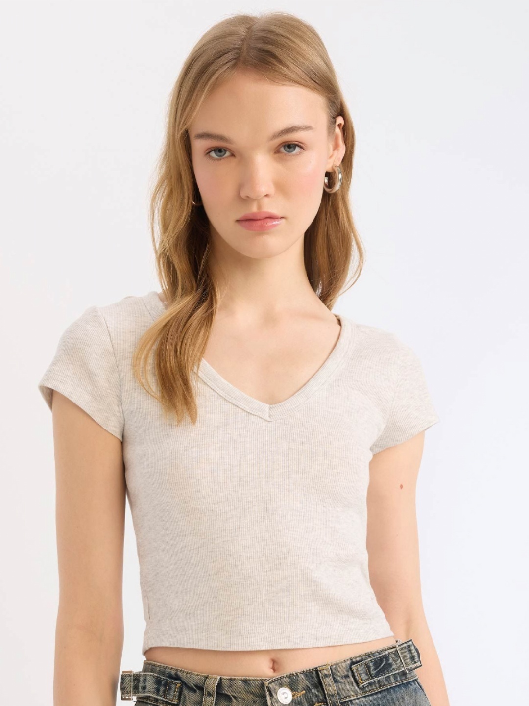 

DeFacto Women V-Neck T-shirt, Na