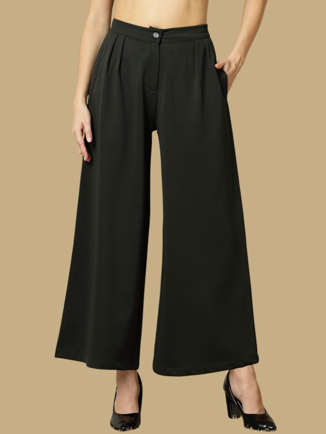 

Chemistry Women Relaxed Pleated Trousers, Green