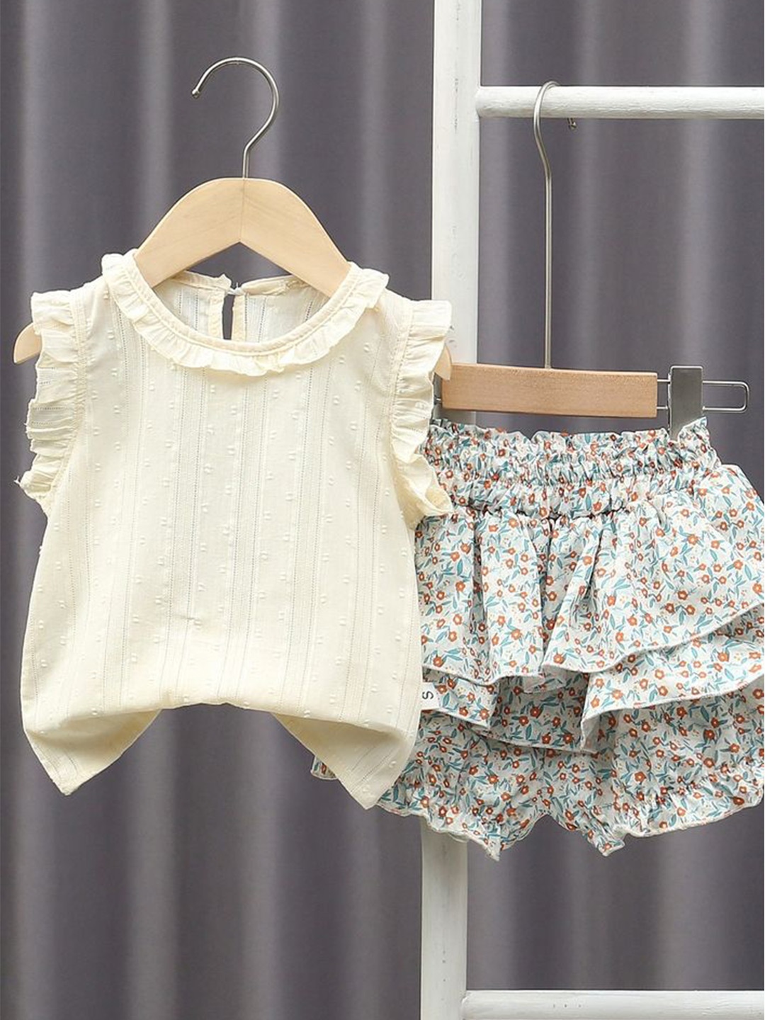 

LULU & SKY Girls Top with Shorts, Beige