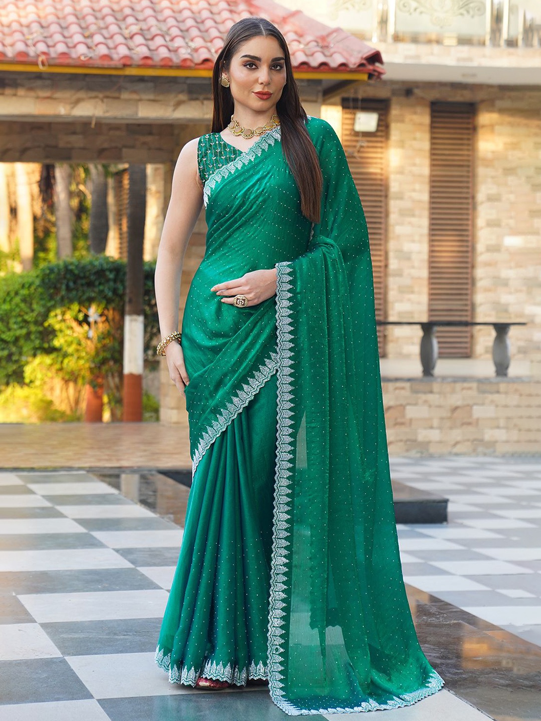 

VIRENDRA TEXTILES Embellished Beads and Stones Pure Chiffon Saree, Green