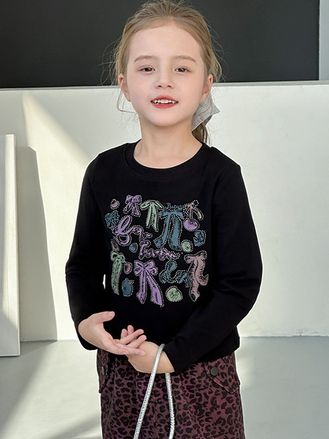 

LULU & SKY Girls Printed Drop-Shoulder Sleeves Pockets T-shirt, Black