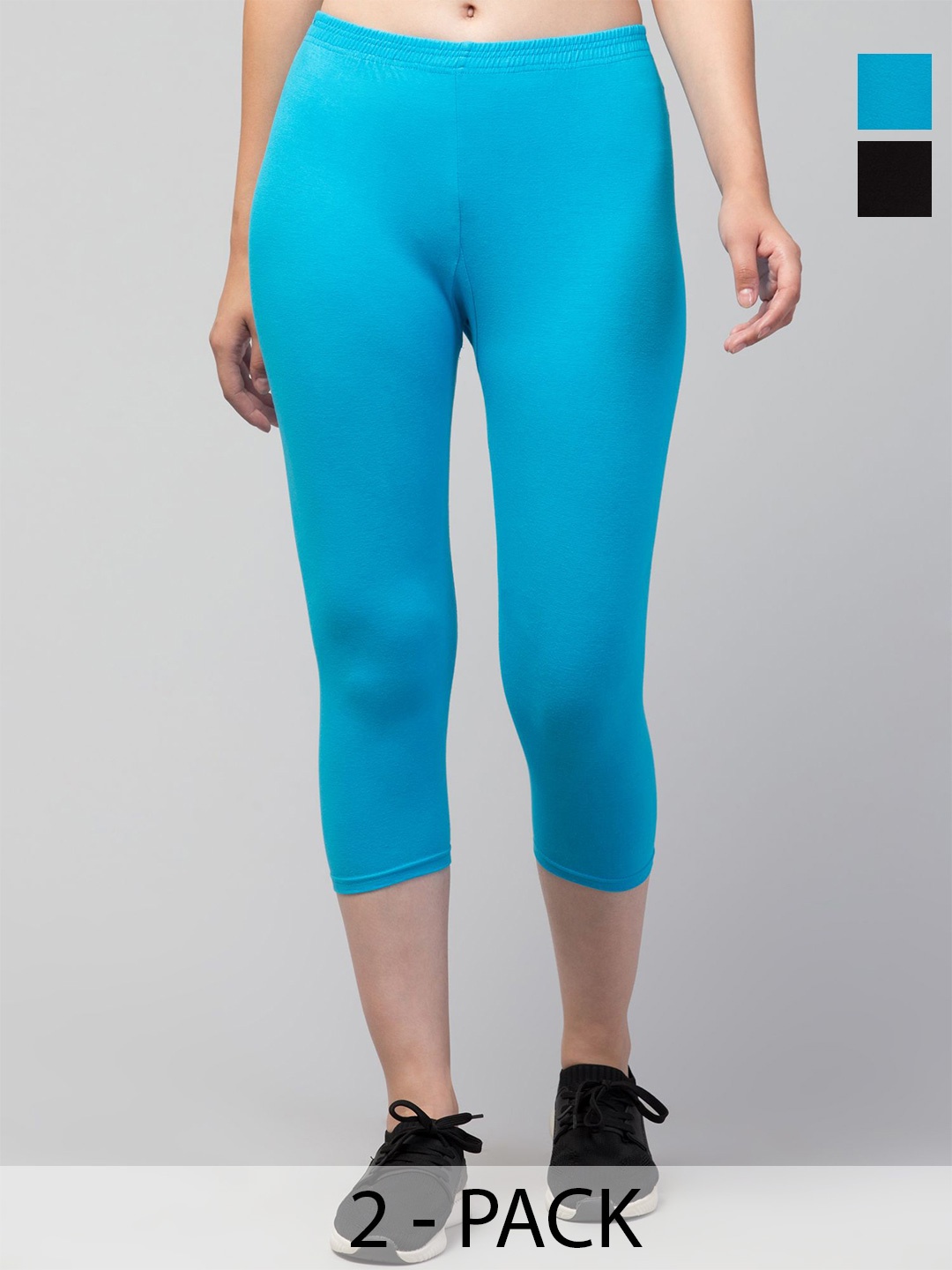 

UllasPemium Women Skinny Fit Capris, Black