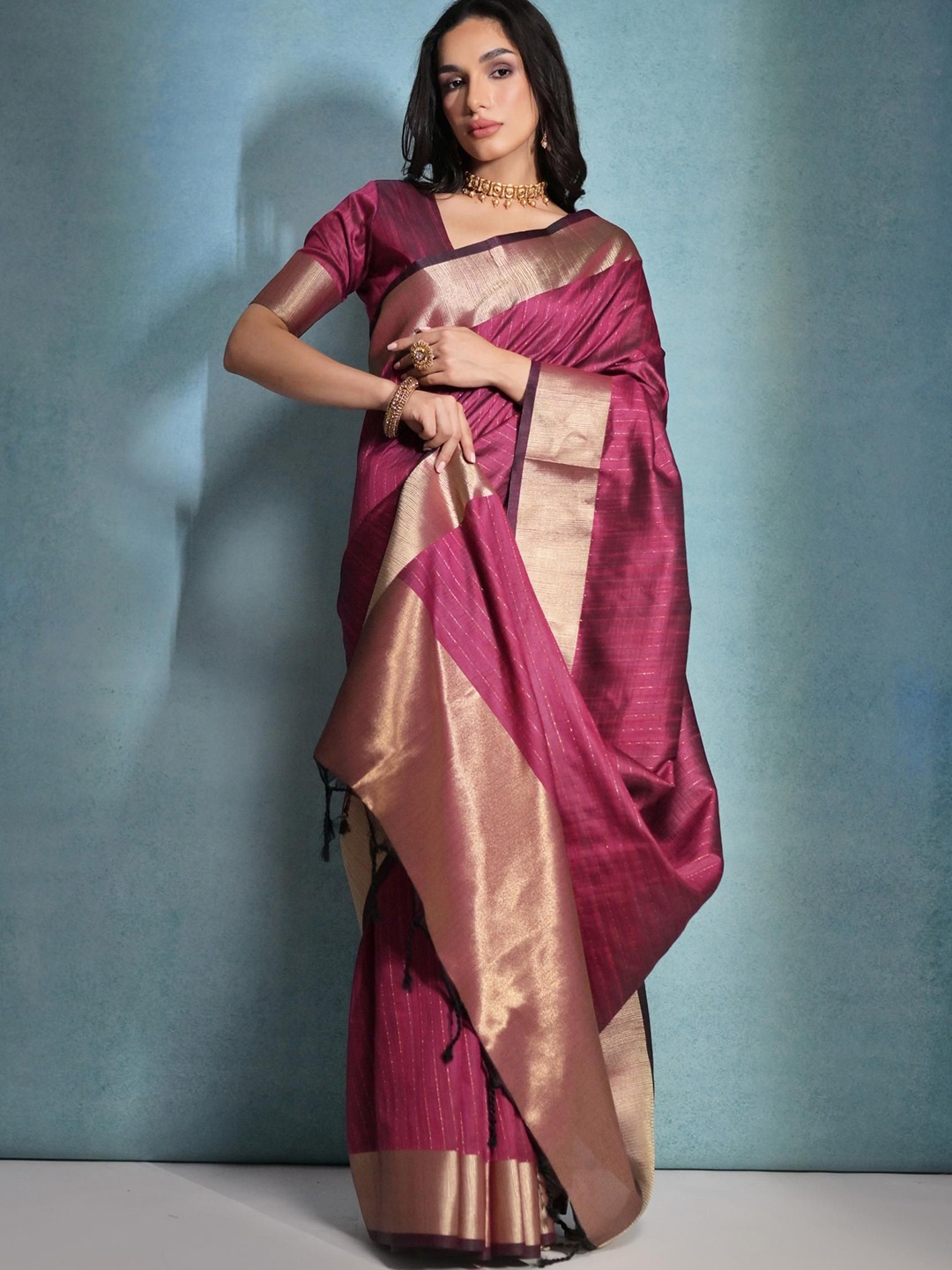 

Divyadham Textiles Woven Design Zari Pure Silk Handloom Banarasi Saree, Pink