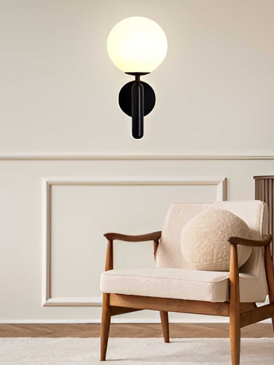 

GAUVIK Black & White Metal Quirky Spherical Shaped Wall Lamp