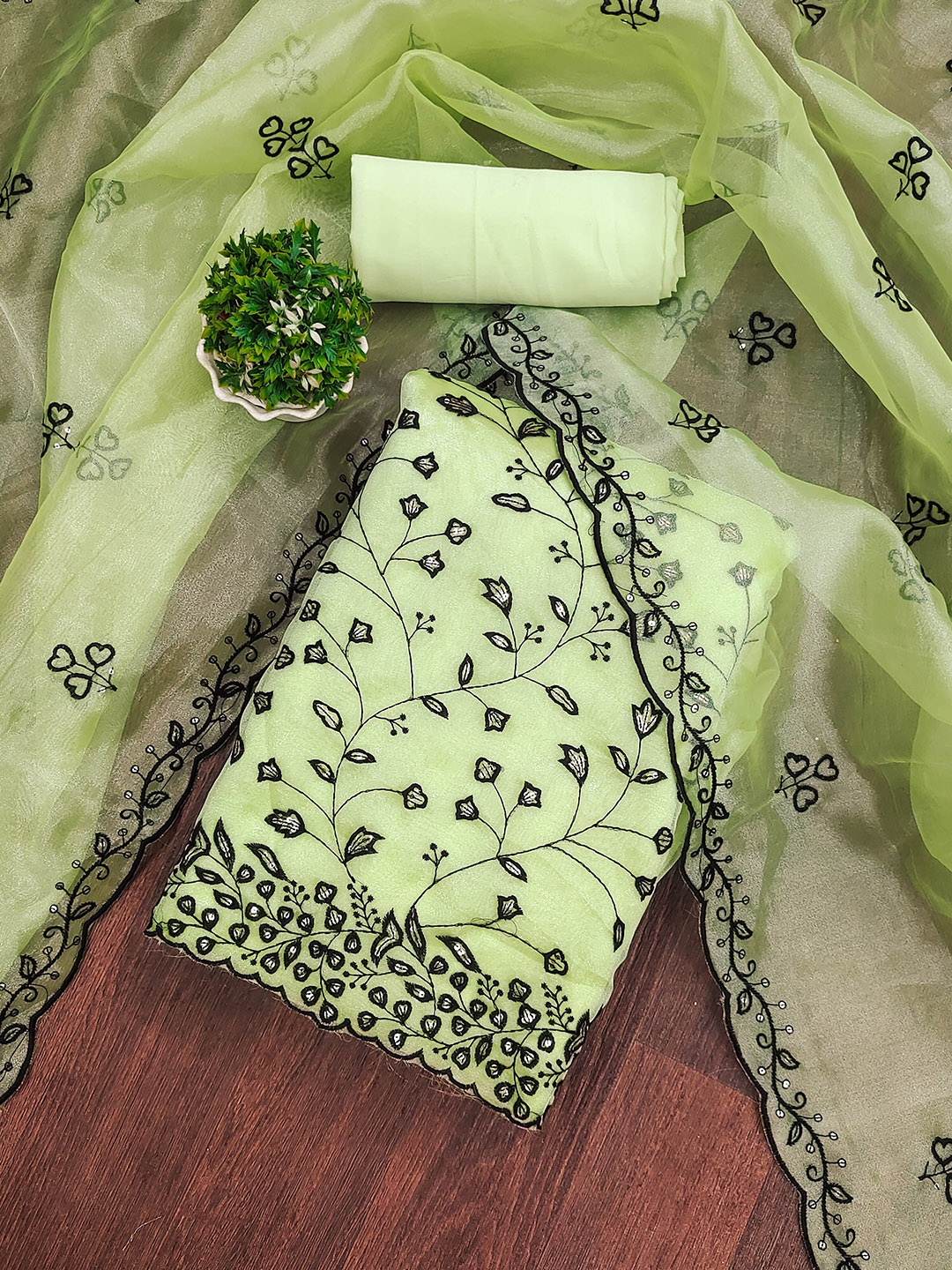 

SAINOOR Embroidered Organza Unstitched Dress Material, Green
