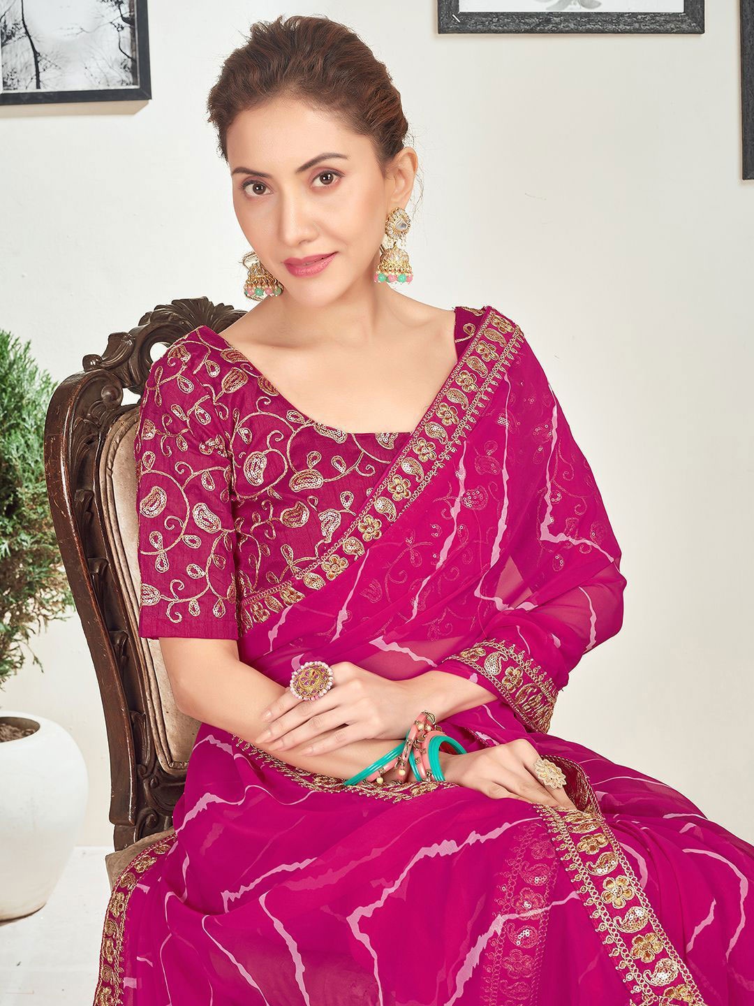 

DIVASTRI Leheriya Sequinned Pure Georgette Leheriya Saree, Pink
