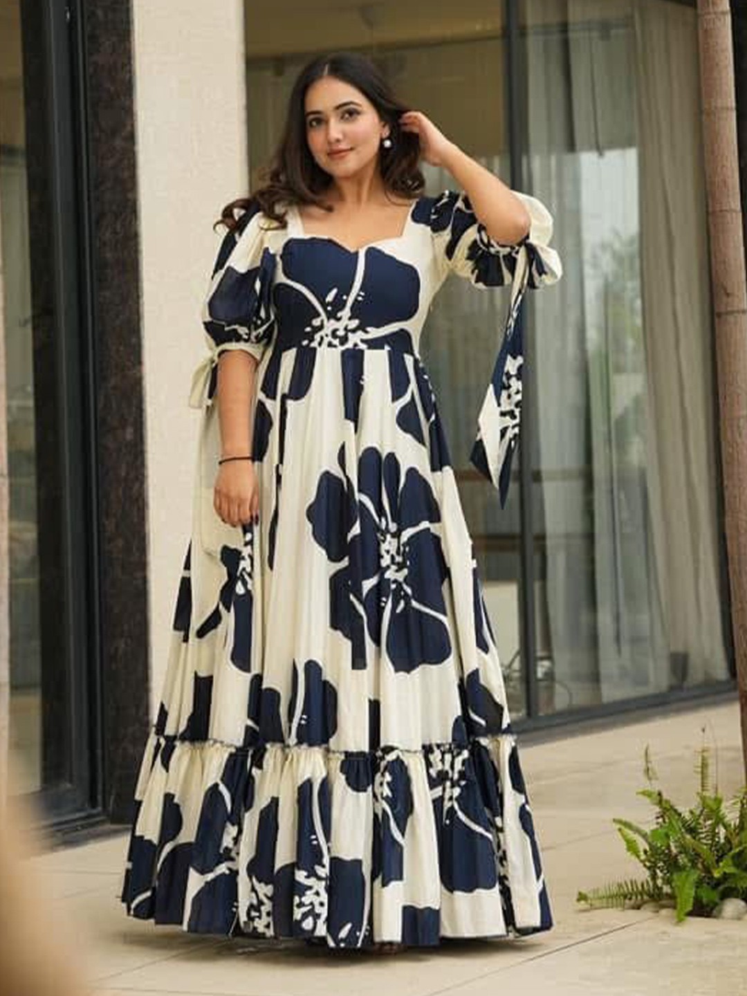 

CANIZZARO Floral Print Puff Sleeve Maxi Dress, Navy blue