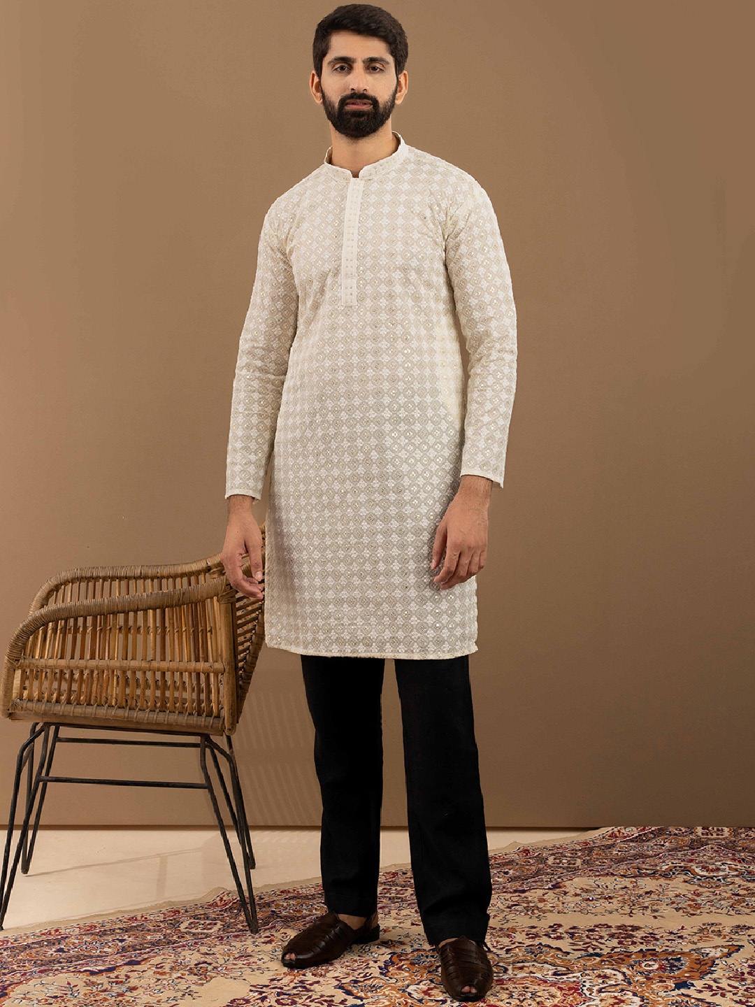 

Shiv Leela Men Embroidered Sequinned Kurta, Off white