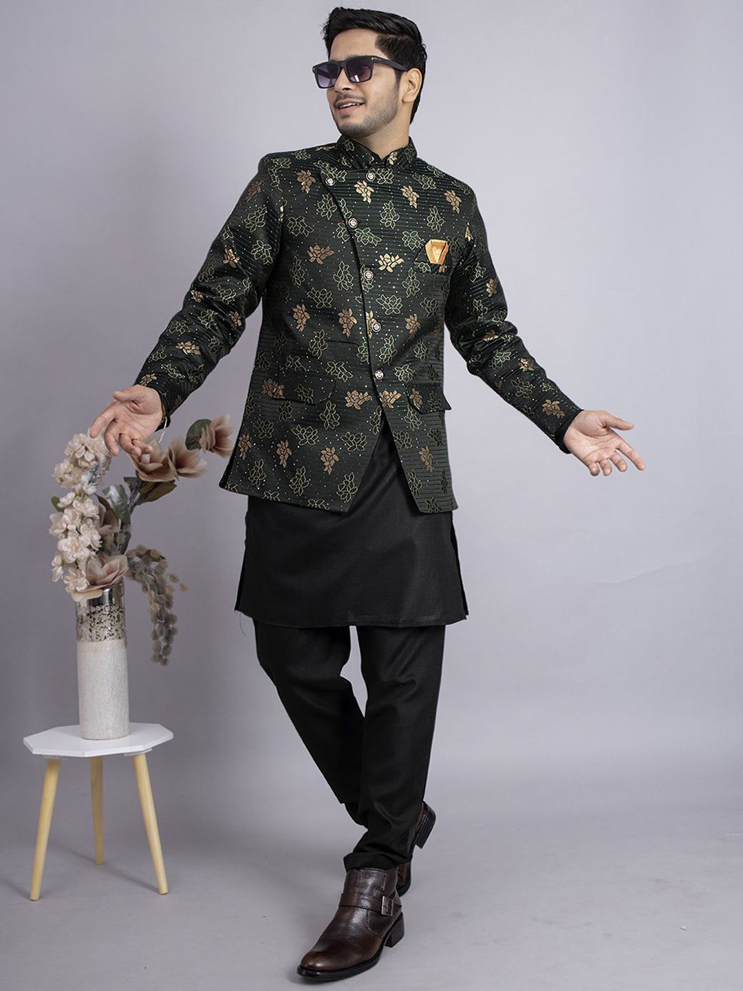 

Xepon Men Floral Regular Kurta with Pyjamas, Black