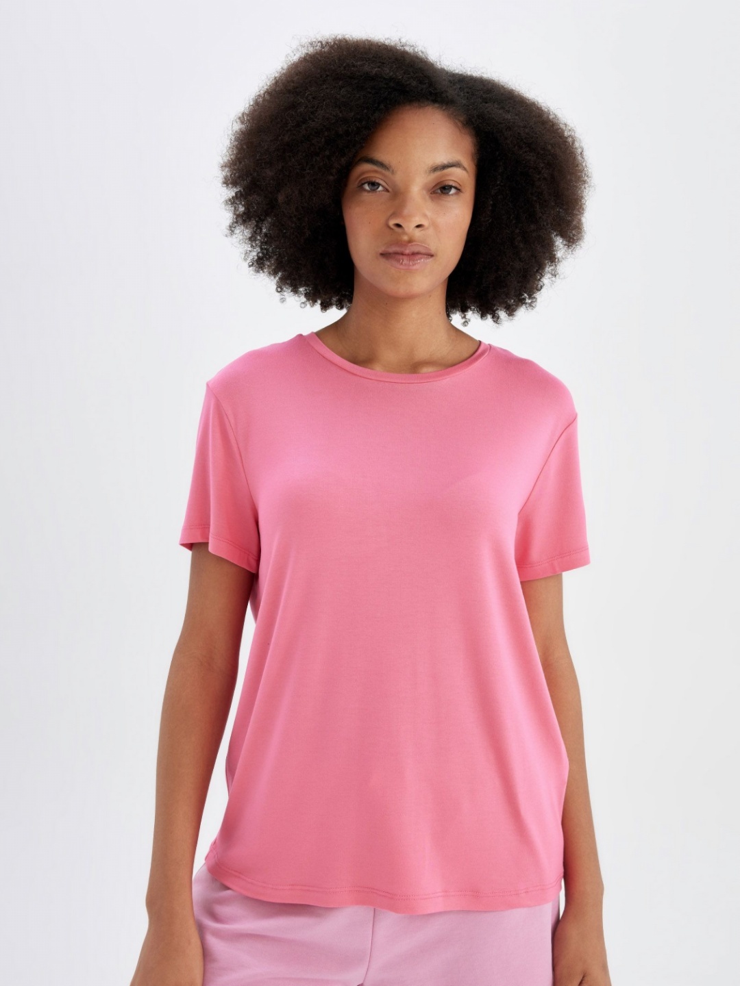 

DeFacto Women V-Neck Raw Edge T-shirt, Na