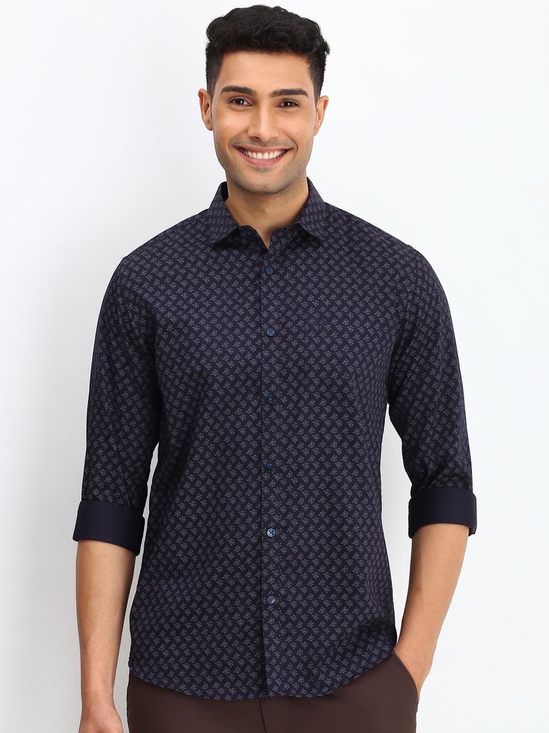 

Allen Solly Men Slim Fit Opaque Printed Casual Shirt, Navy blue