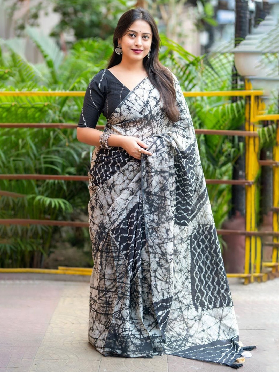 

DIVASTRI Chanderi Saree, Black