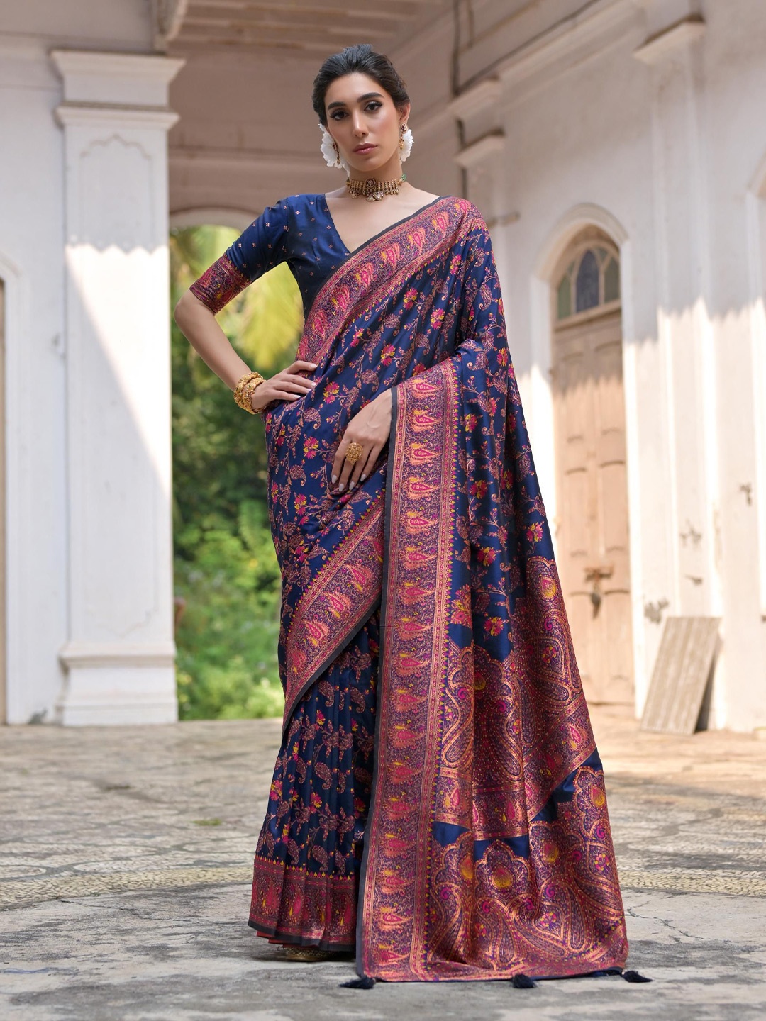

Divyadham Textiles Woven Design Zari Pure Silk Banarasi Saree, Navy blue