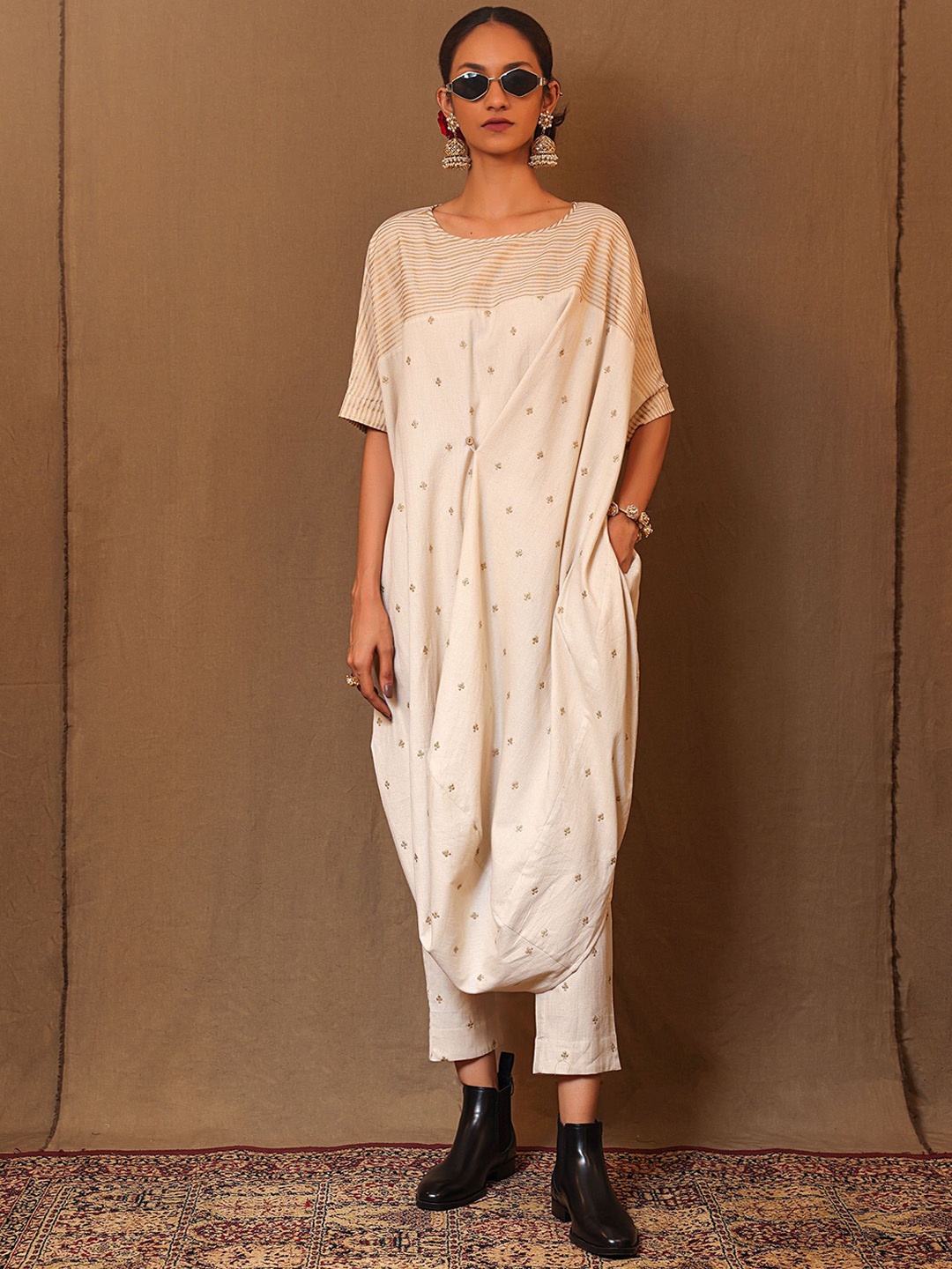 

MATI Women Ethnic Motifs Comfort High-Rise Pleated Jodhpuris Trousers, Off white