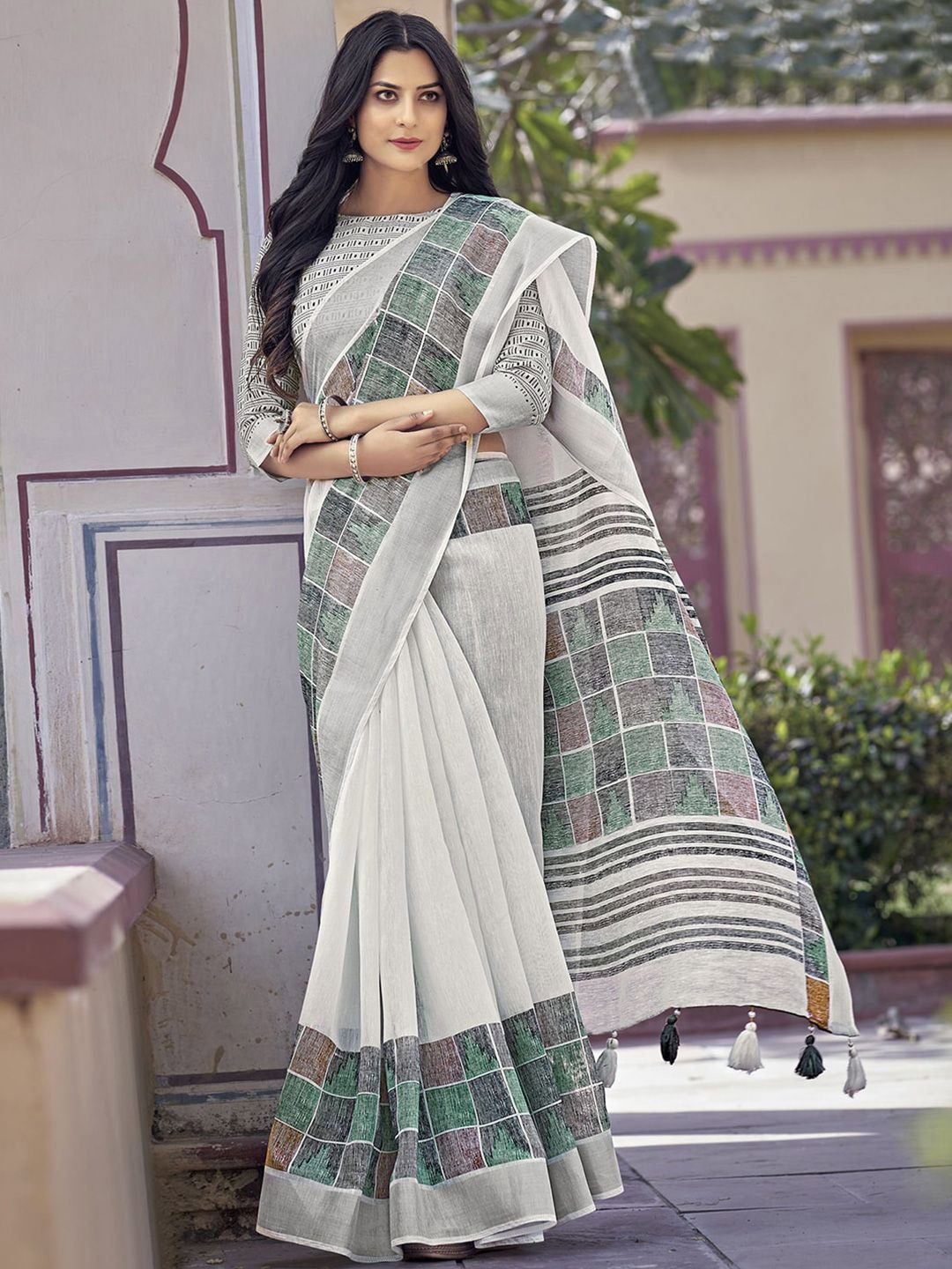 

DIVASTRI Checked Zari Saree, Off white