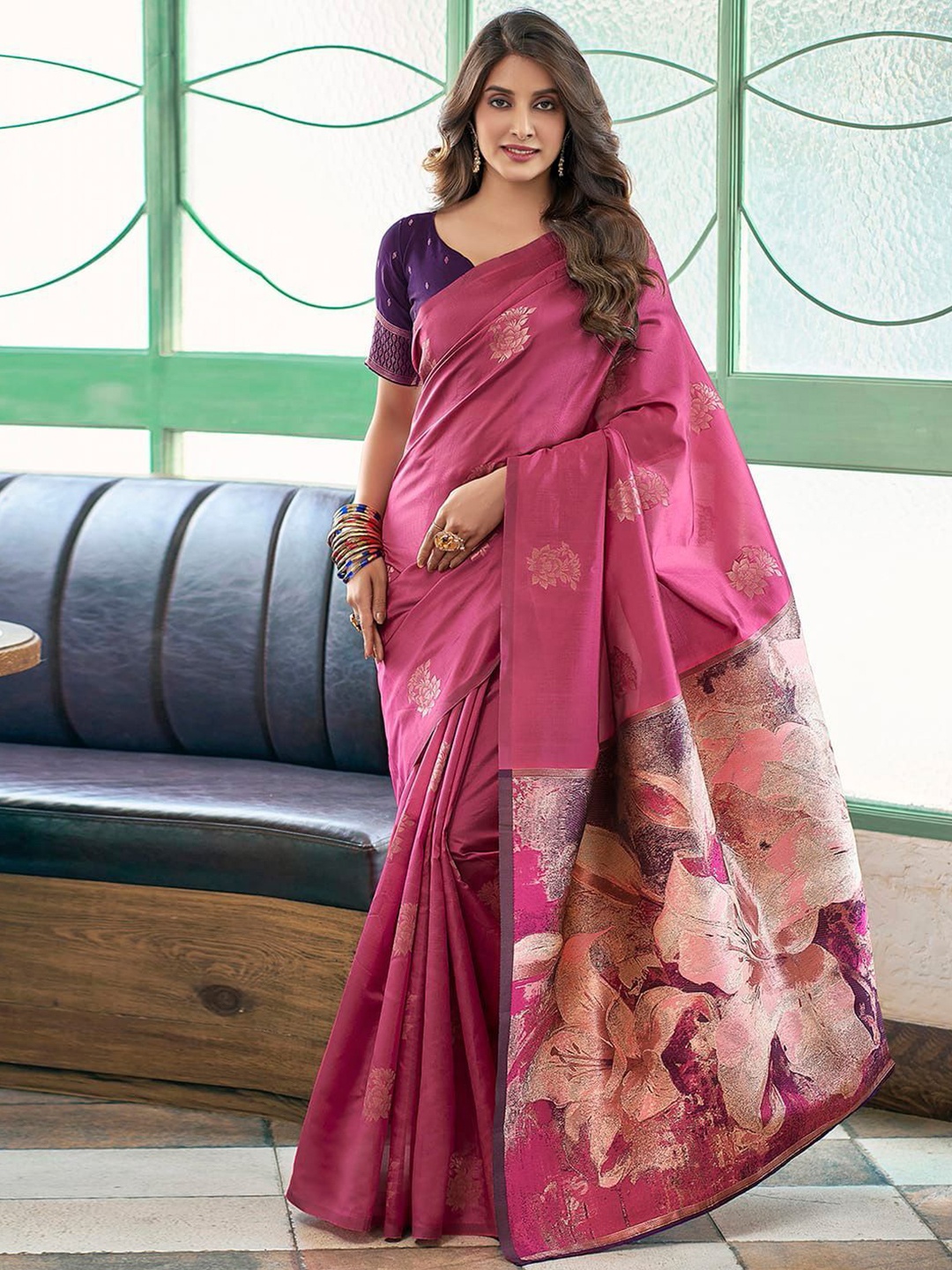 

DIVASTRI Floral Zari Silk Blend Banarasi Saree, Pink