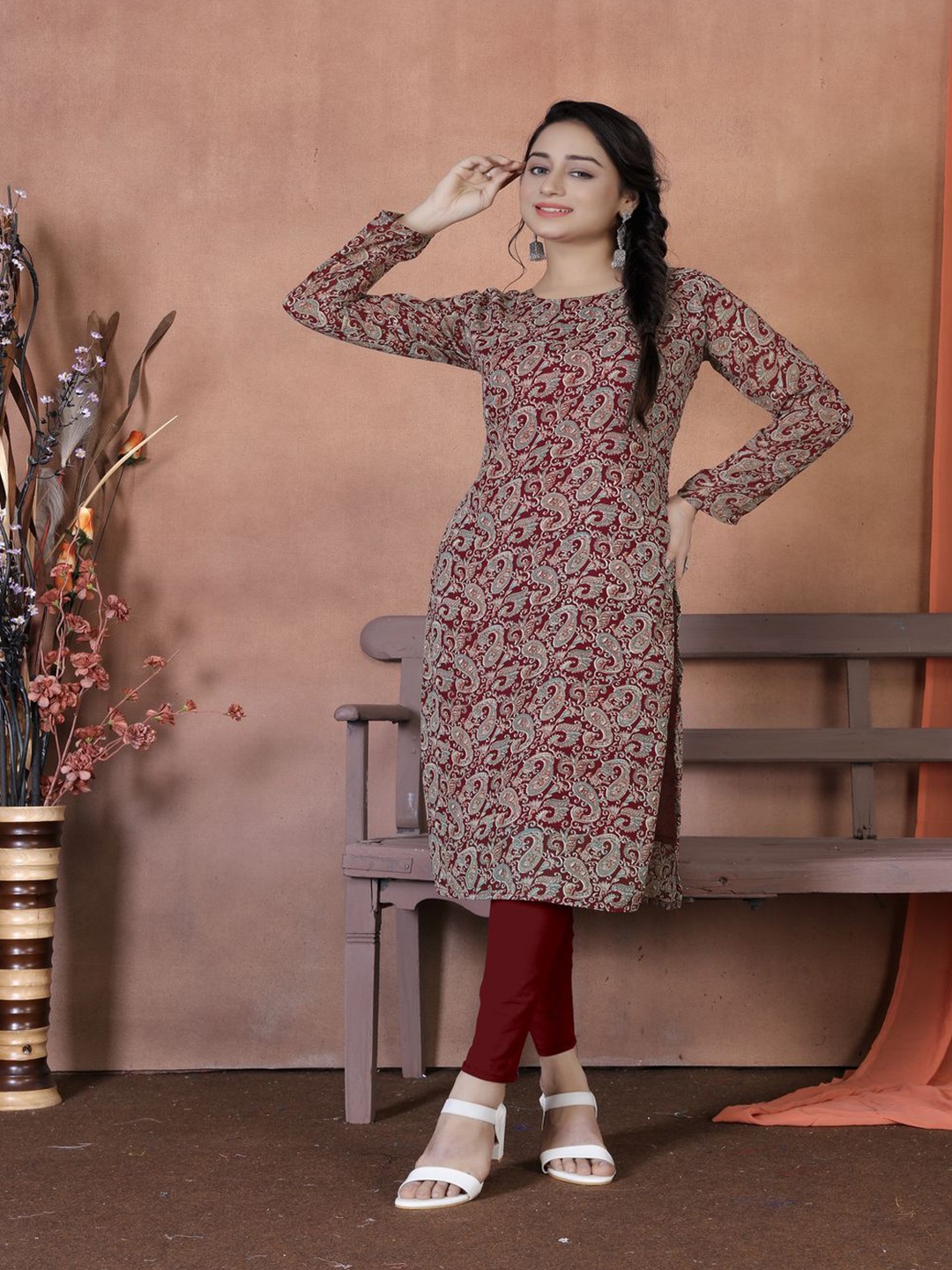

Moda Rapido Ethnic Motifs Printed Georgette Kurta, Maroon