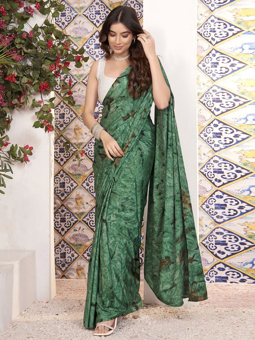 

DIVASTRI Pure Georgette Ready to Wear Saree, Green