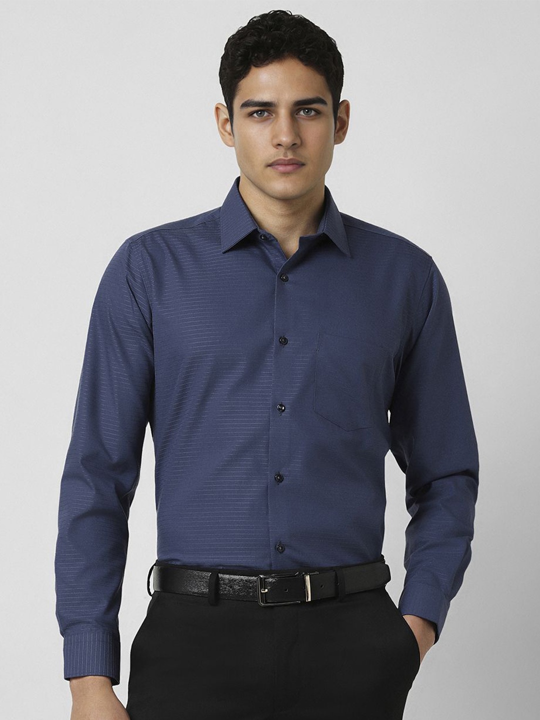 

Van Heusen Men Opaque Striped Formal Shirt, Navy blue