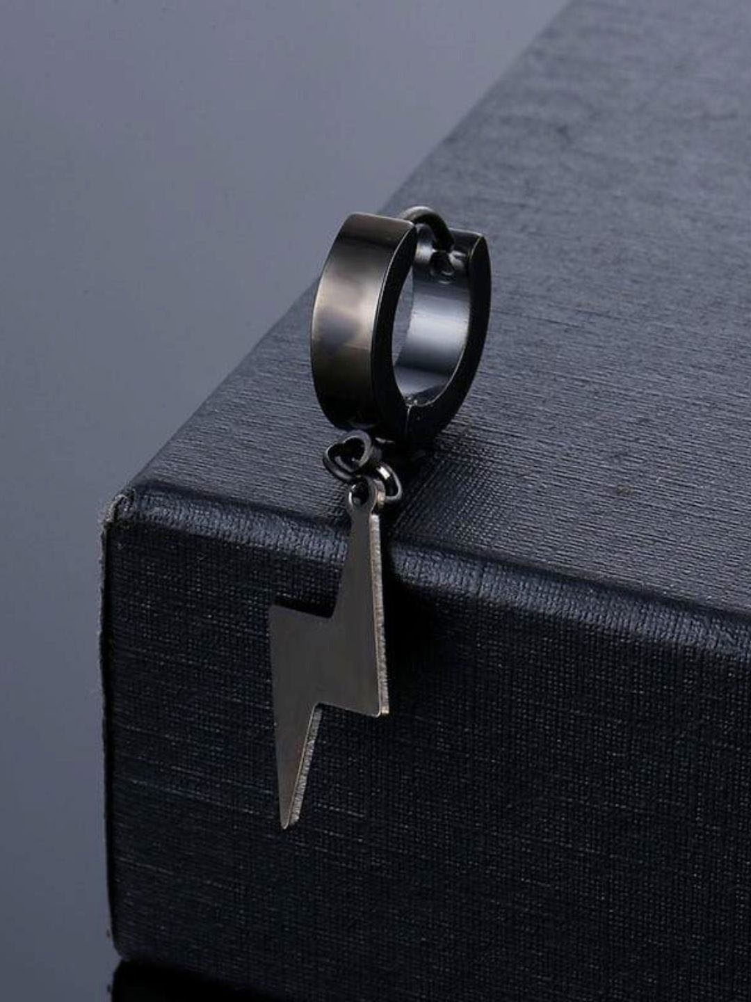 

The Roadster Lifestyle Co Men Lightning Bolt Hoop Earrings, Black
