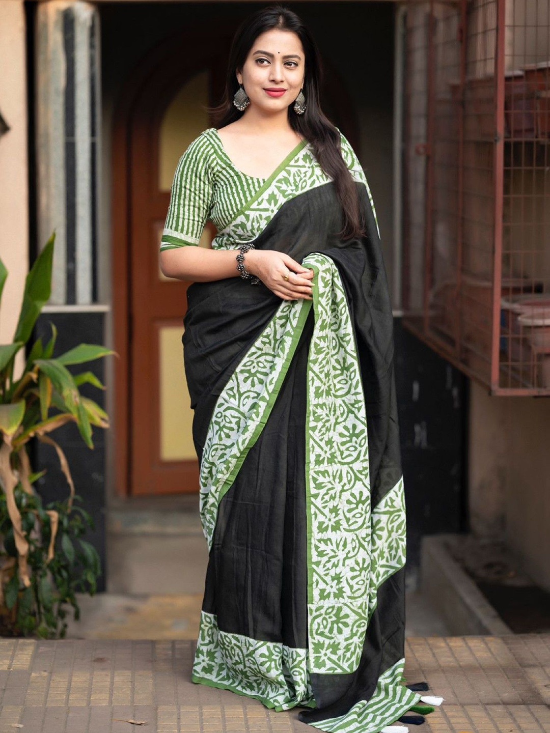 

Mitera Chanderi Saree, Black