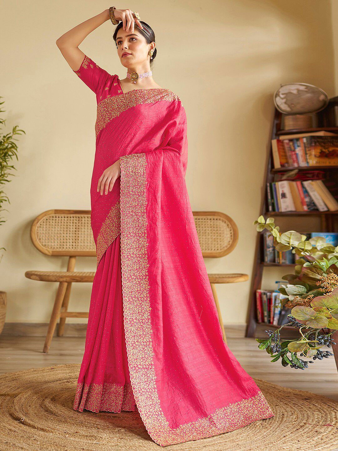 

DIVASTRI Floral Beads and Stones Art Silk Designer Saree, Pink