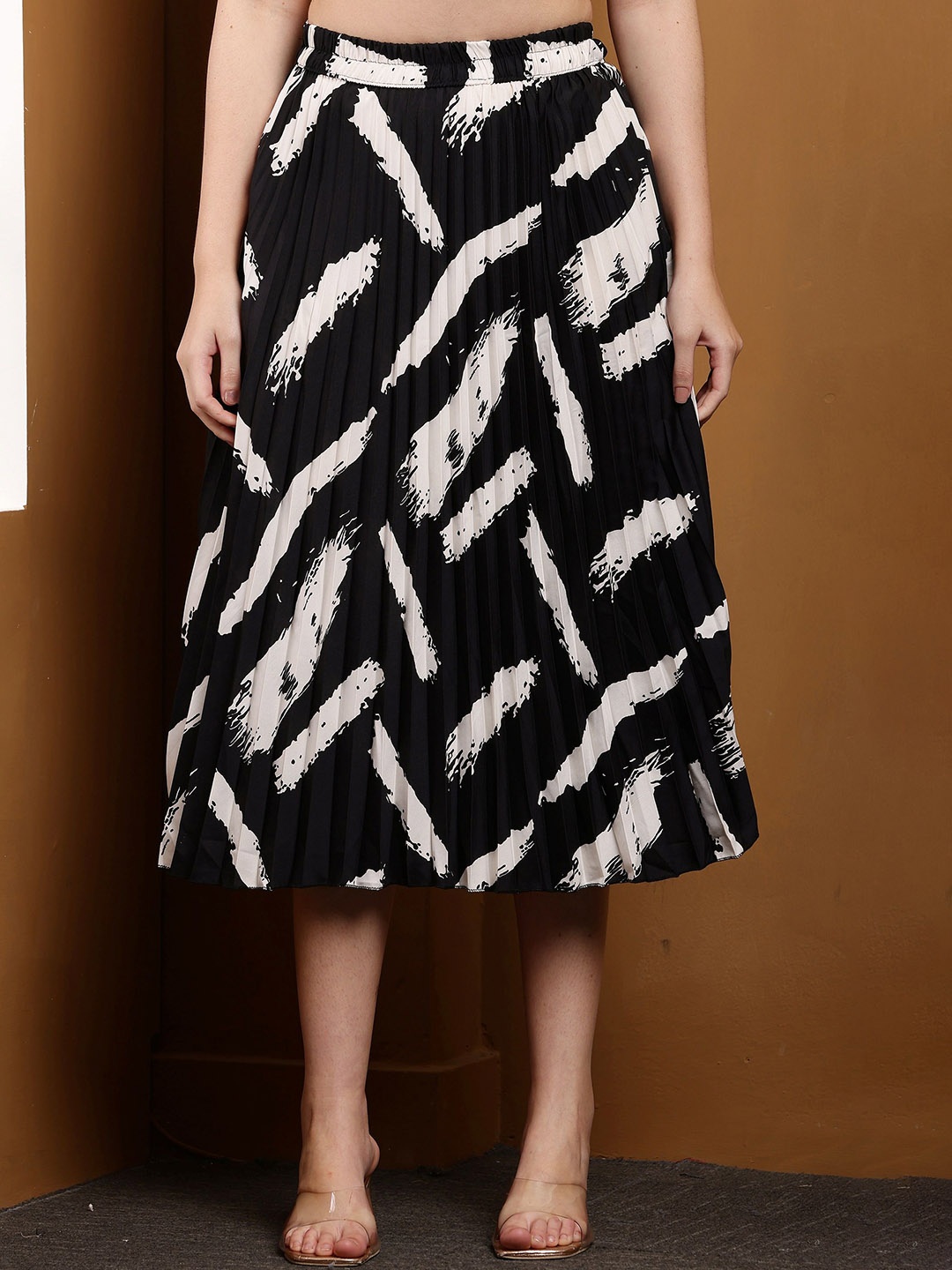 

ENTRY LEVEL Printed A-Line Midi Skirt, Black