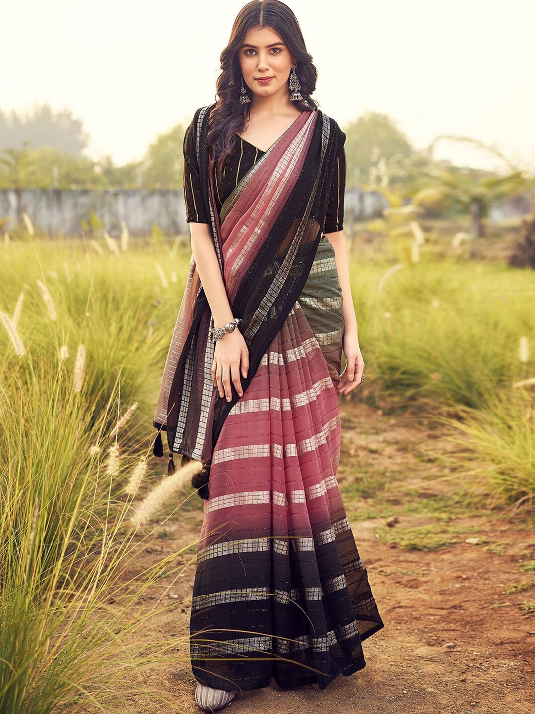 

DIVASTRI Striped Zari Pure Georgette Leheriya Saree, Black