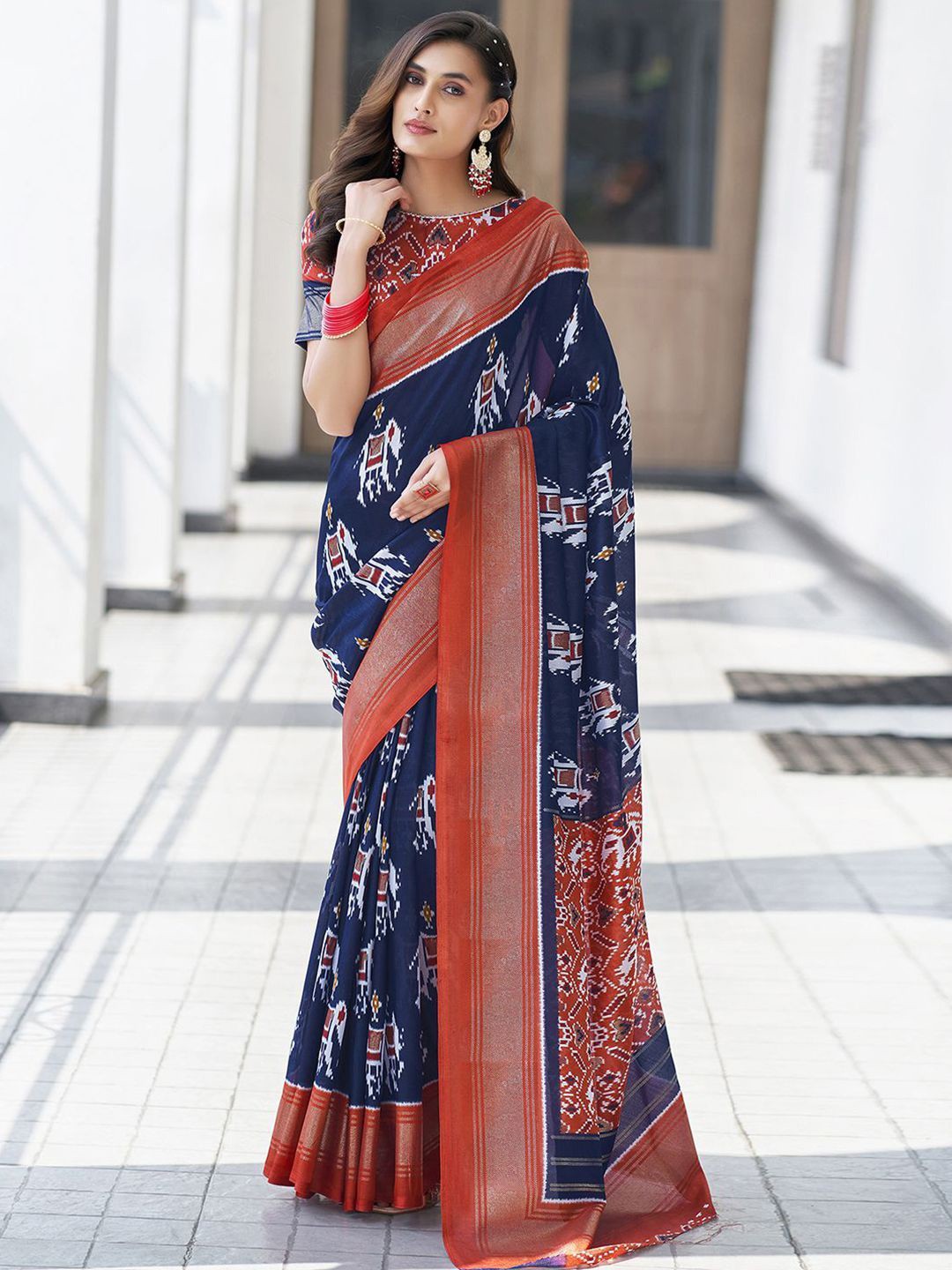 

DIVASTRI Ethnic Motifs Zari Art Silk Sambalpuri Saree, Navy blue