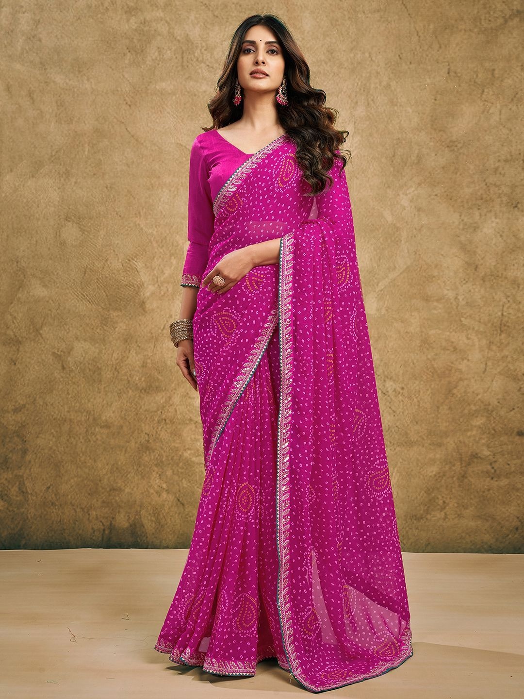 

DIVASTRI Bandhani Gotta Patti Pure Georgette Bandhani Saree, Pink