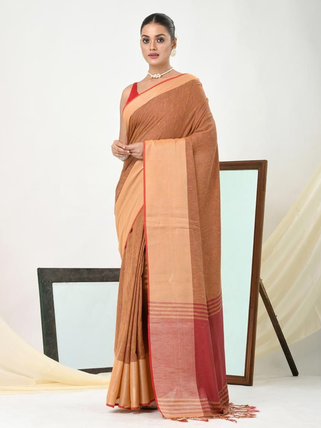 

VIBHAVARI Zari Linen Blend Saree, Brown