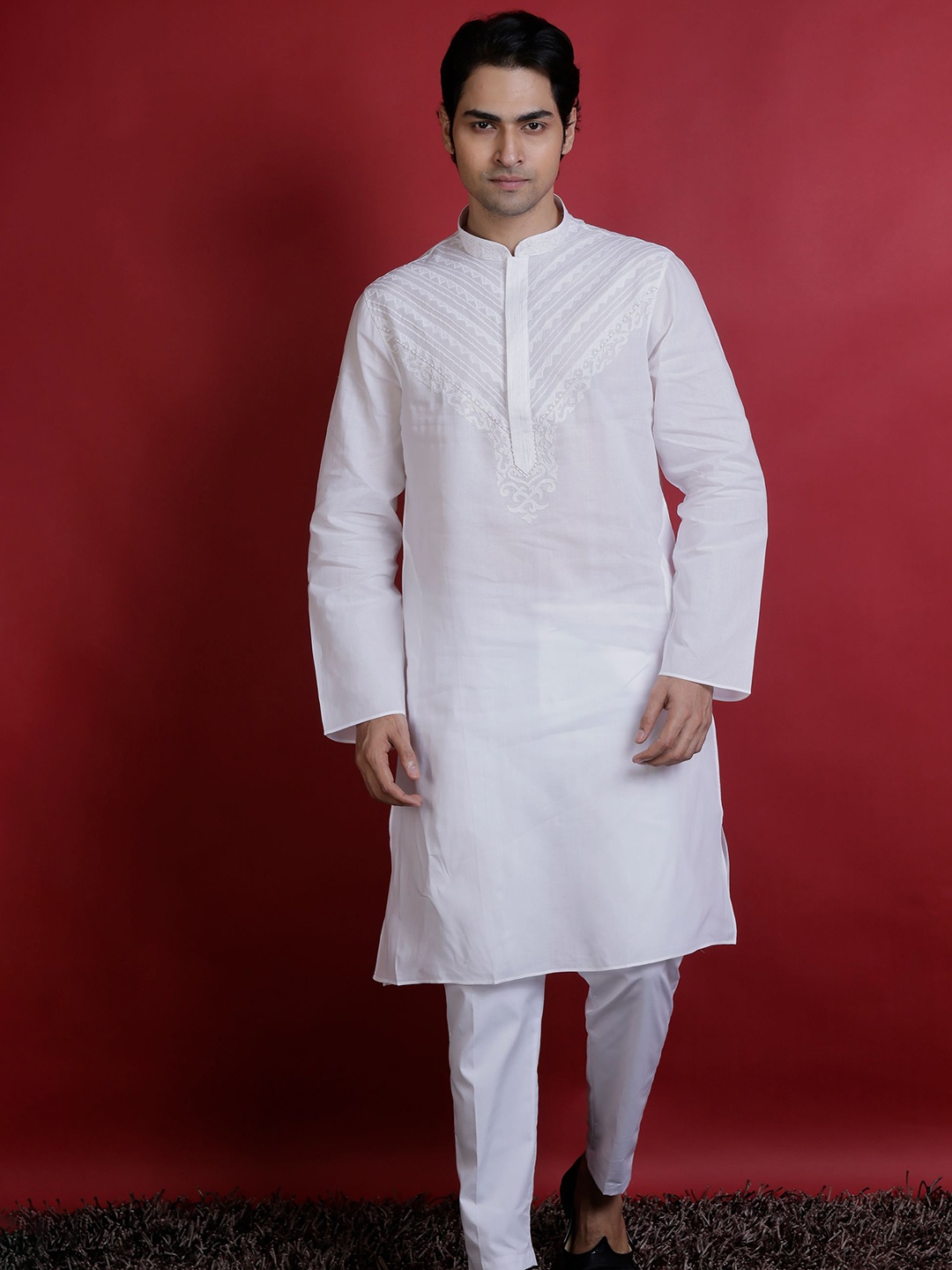 

KHAAS Men Embroidered Thread Work Kurta, White