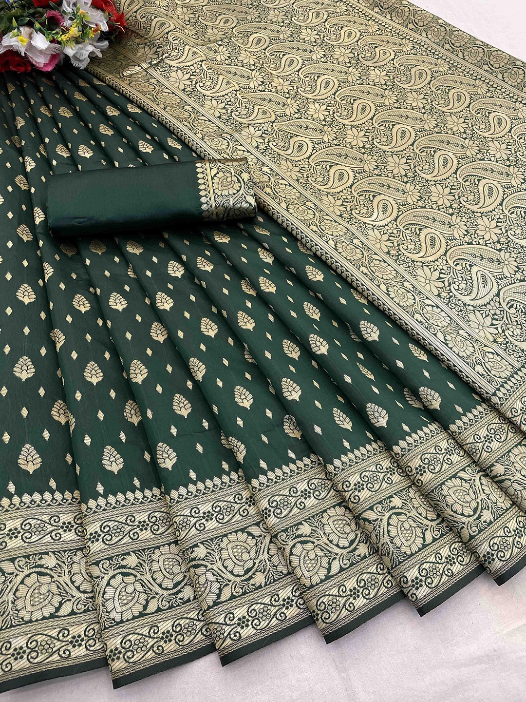 

KALINI Woven Design Zari Silk Blend Banarasi Saree, Green